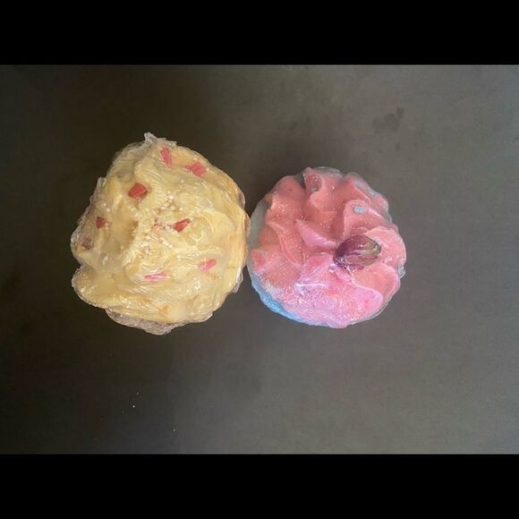 Handcrafted with ❤️ and Essential Oils - Picture 2 of 4